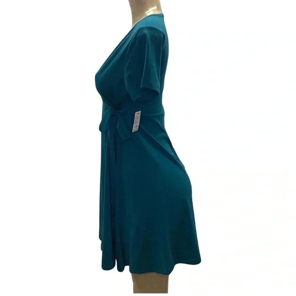 West Loop Size Large Teal Wrap Style Dress. New With Tags - Picture 4 of 5